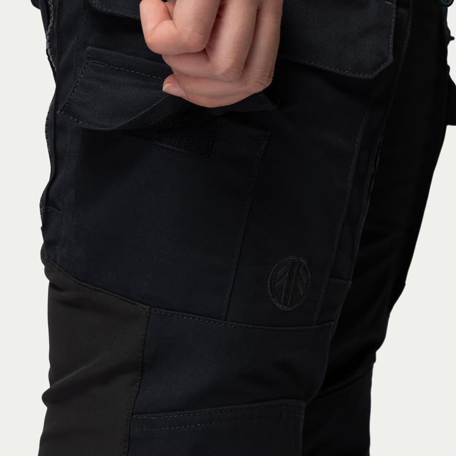 114_228ea9500b-bn008-w-offblack-18-square